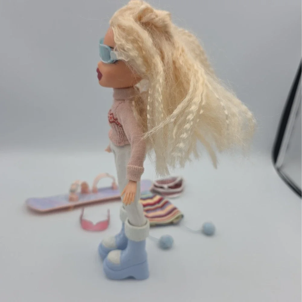 Bratz Wintertime Wonderland Cloe Doll Rare Hard to Find Vintage 2001